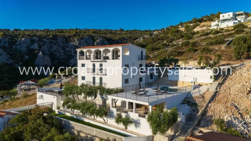 Rogoznica, villa for sale, 1.900.000 € – 2