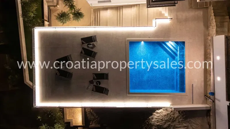 Rogoznica, villa for sale, 1.900.000 € – 3