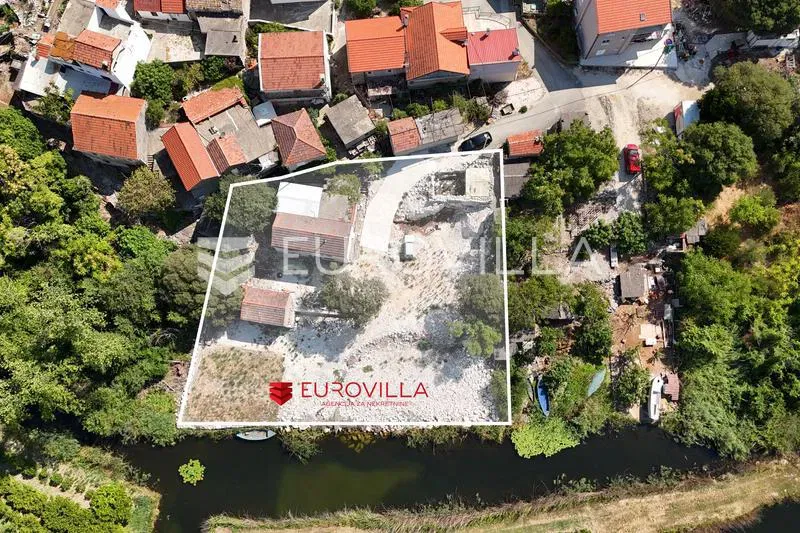 Slivno, kuća na jedinstvenom imanju