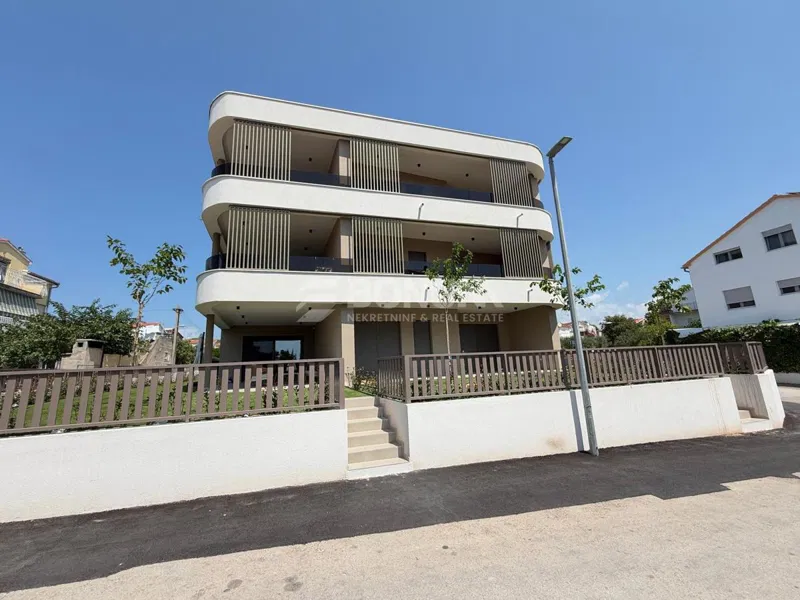 Moderno stanovanje blizu plaže, prvo nadstropje, dvigalo, Vodice – 2