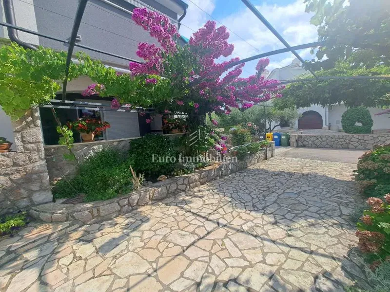 Apartment with a garden in the town of Krk – 2