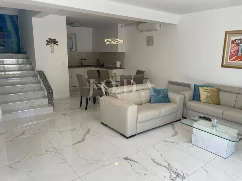 Dramalj, House with Three Apartments in a Great Location – 3