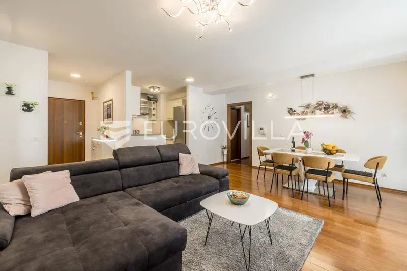 Split, Kocunar, comfortable three-bedroom apartment for rent until summer – 2