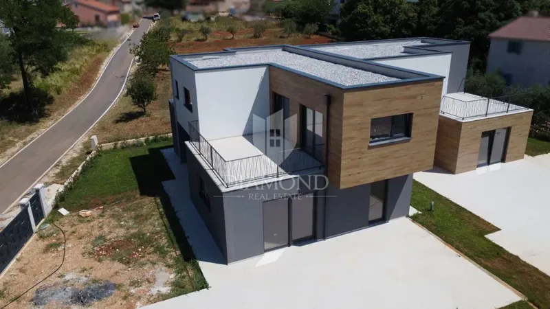 Semi-detached house with pool, quiet location near Poreč – 2