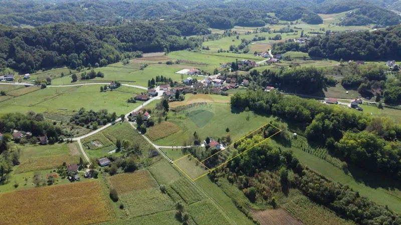 Terreno edificabile Velika Horvatska, Desinić, 2.407m2