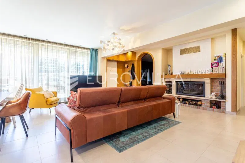 Vodice, beautiful and spacious house 234.15 m² – 2
