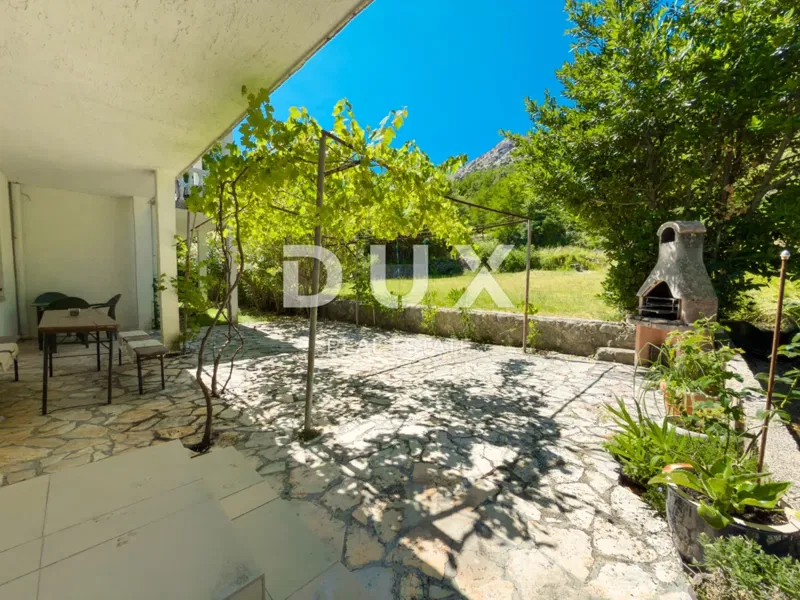 ISLAND OF KRK, BAŠKA - House with 5 apartments and a large garden – 2