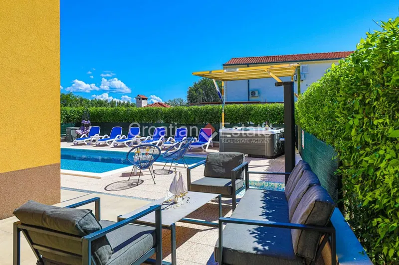 Villa with sea view, pool, and summer kitchen, for sale – 2