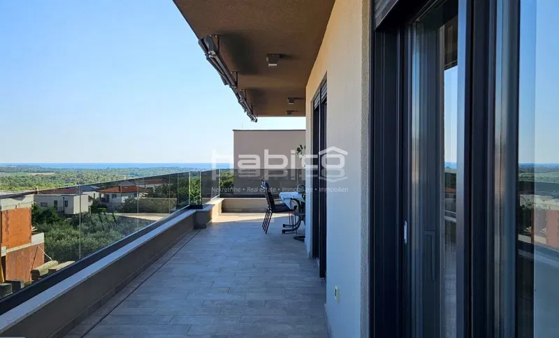 Attico di Lusso con Vista Panoramica sul Mare nella Zona di Parenzo – 3