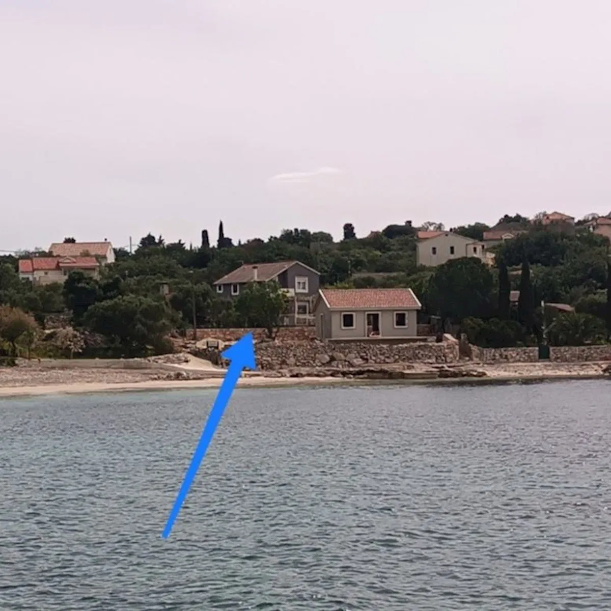 Drvenik Mali – Samostojeća kuća s pogledom na more, mirna lokacija (prodaja)