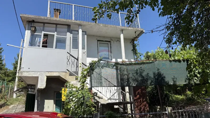 Sveti Ivan Zelina, Selnica Psarjevačka - dvojna četverosobna kuća s garažom i dodatnim parcelama