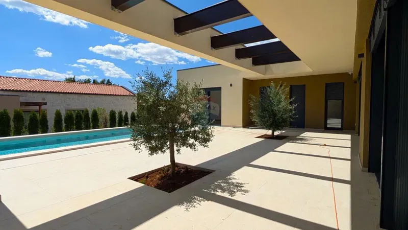 Modern Ground-Floor Villa with Pool in Žminj – 3