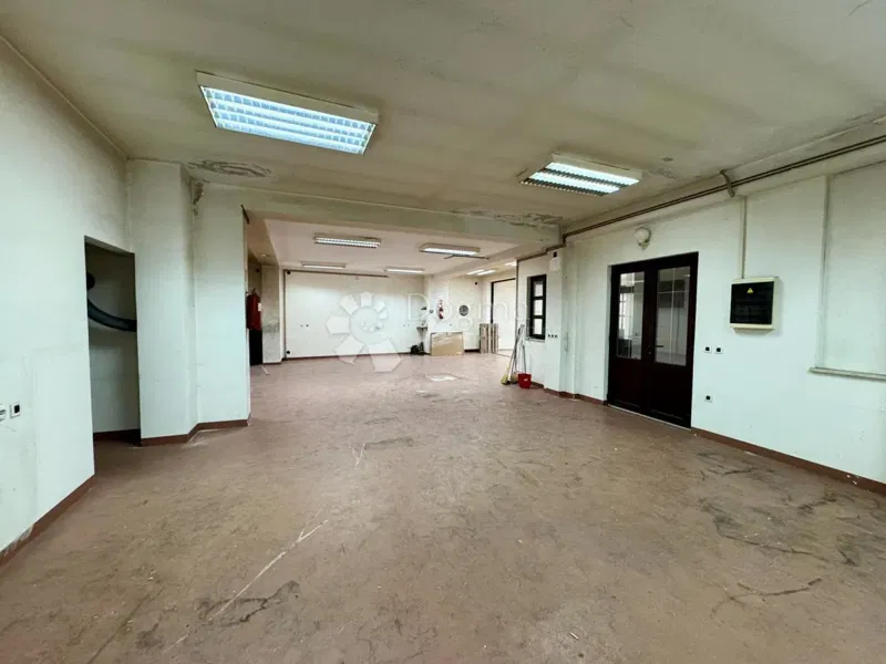 Kereskedelmi Marinići, Viškovo, 200m2 – 2