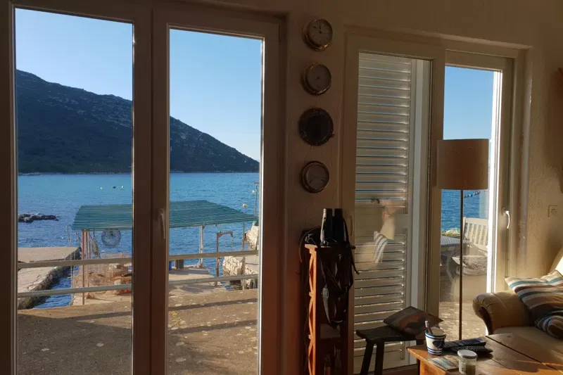House first row to the sea – 2