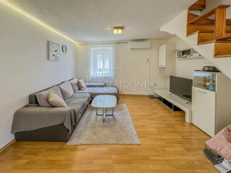 Verteneglio, casa a schiera in pietra con 2 appartamenti – 3
