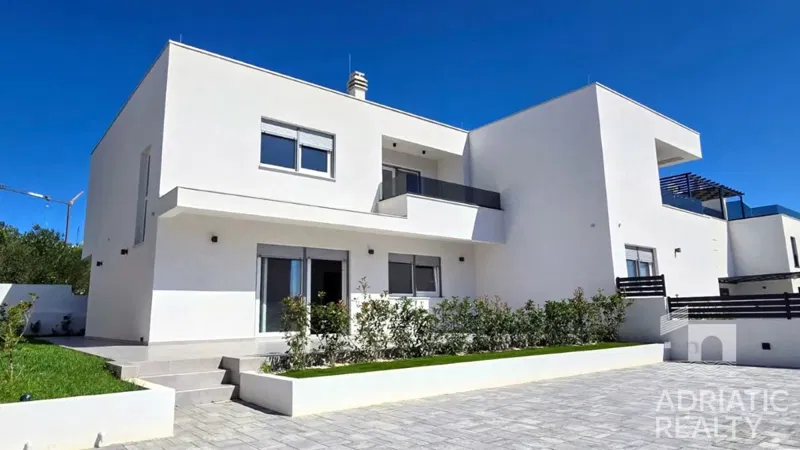 Spacious semi-detached house in Vodice – ideal for living or rental – 2