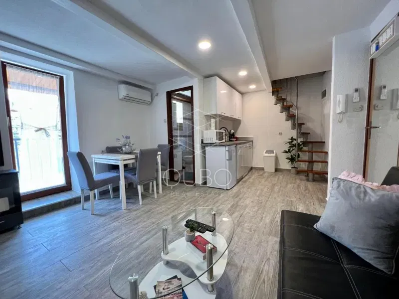 Rovinj – Charming Duplex Apartment with Terrace in City Centre – 2