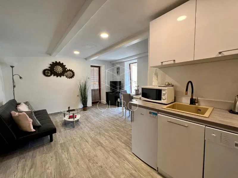 Rovinj – Charming Duplex Apartment with Terrace in City Centre – 3
