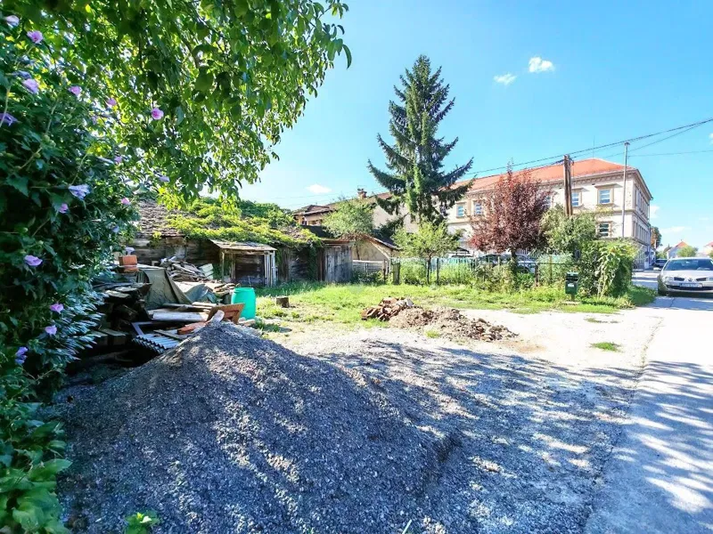 Terreno edificabile Dubovac, Karlovac, 735m2 – 2