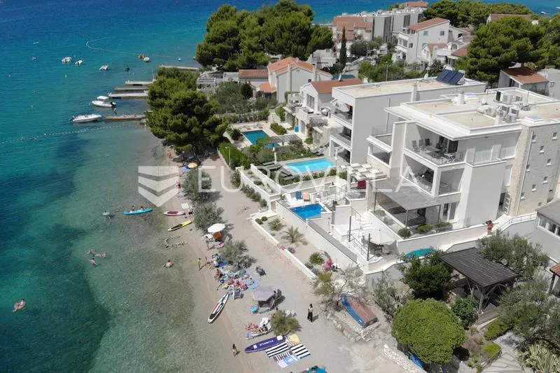 Žaborić, beautiful three-bedroom apartment right on the beach, Net Usable Area 121.99 m² – 3