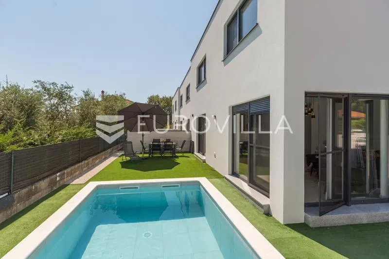 Istria, Medulin, modern semi-detached house with swimming pool near the beach – 2