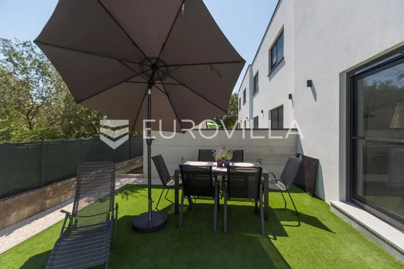 Istria, Medulin, modern semi-detached house with swimming pool near the beach – 3