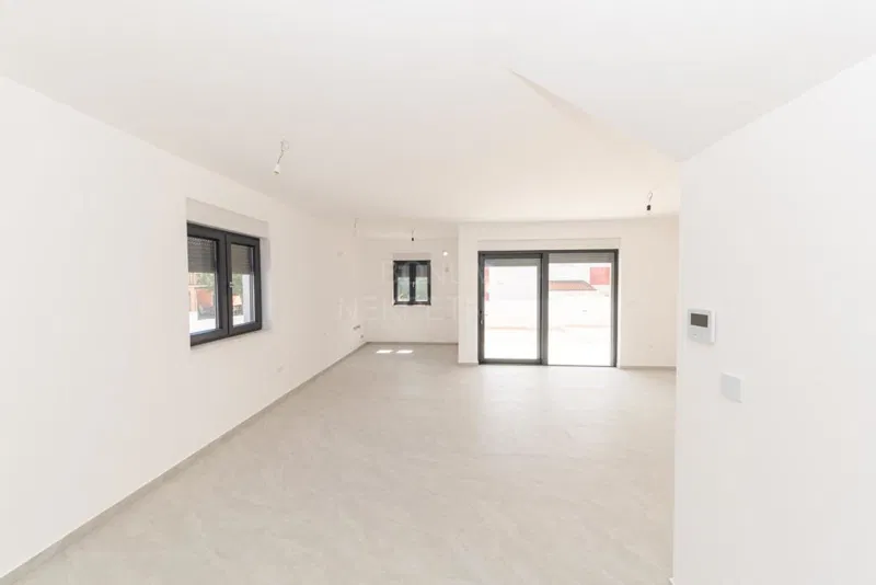 Dupleks stanovanje z dvoriščem, Vodice – 3
