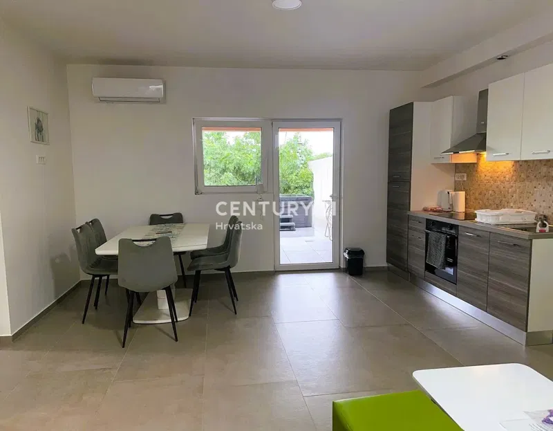 Funtana, three-room ground floor apartment with a 50 m2 terrace for sale, prime location – 2
