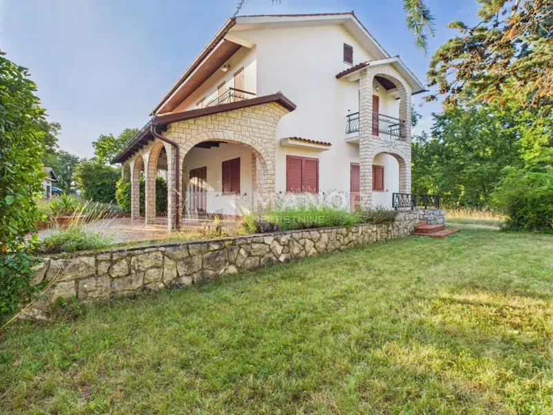 Casa Labin, 1.792m2 – 2