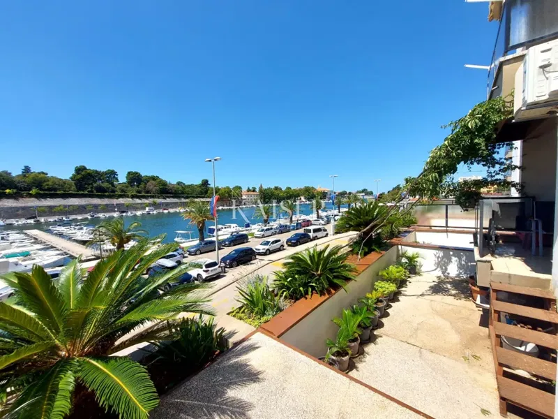 Zadar, first row to the sea - four-bedroom apartment with a view of the Jazine bay – 2