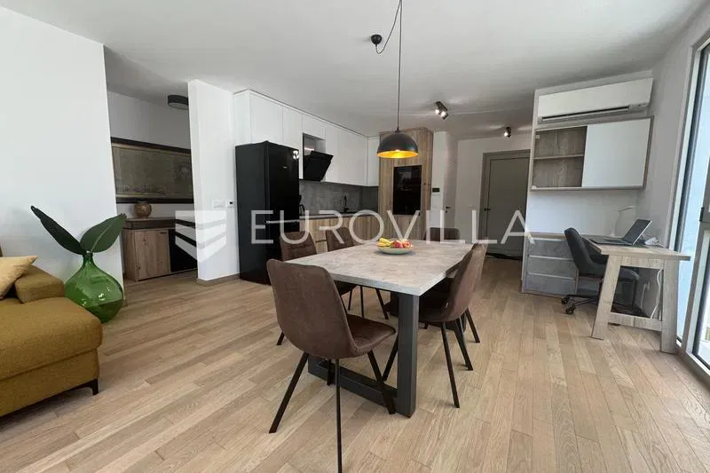 Istria, Rovinj, two-bedroom modern apartment of 101 m² with garden and enclosed parking space – 2