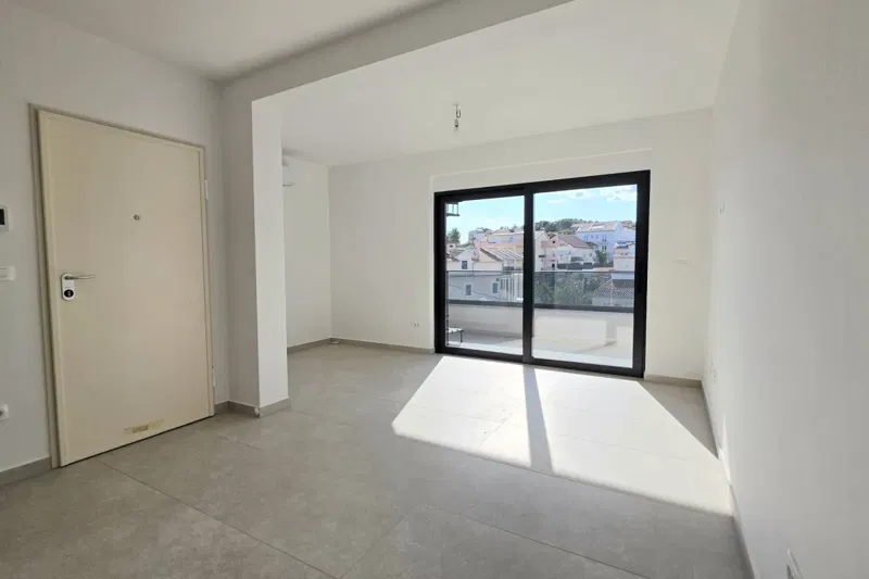 Two-bedroom penthouse with roof terrace and sea view – 3
