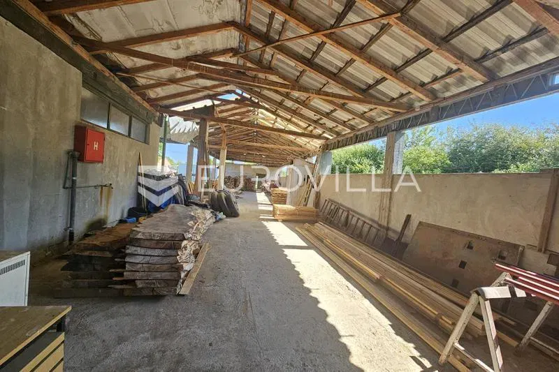 Osijek, Poganovci, Fully operational sawmill on 1,500 m² of land – 3