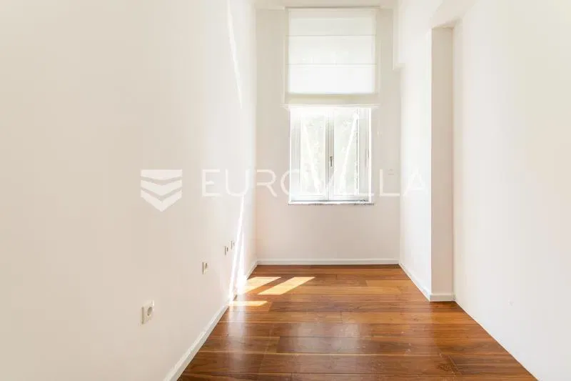 Zagreb, Zrinjevac, luxurious furnished multi-room apartment, 220 m², first floor – 3