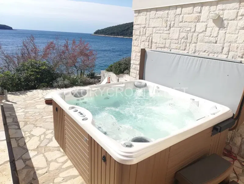 Willa w pierwszym rzędzie przy plaży na wyspie Korčula w Chorwacji na sprzedaż – 3