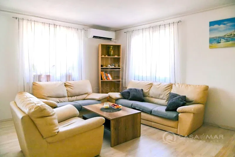 Kuća s bazenom na mirnoj lokaciji u okolici Dobrinja – 3