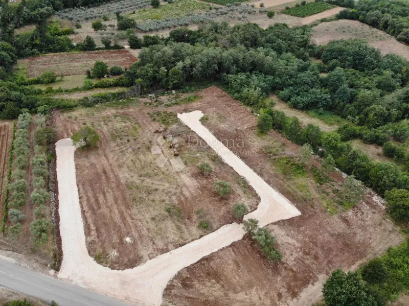 Terreno edificabile Brtonigla, 660m2 – 2