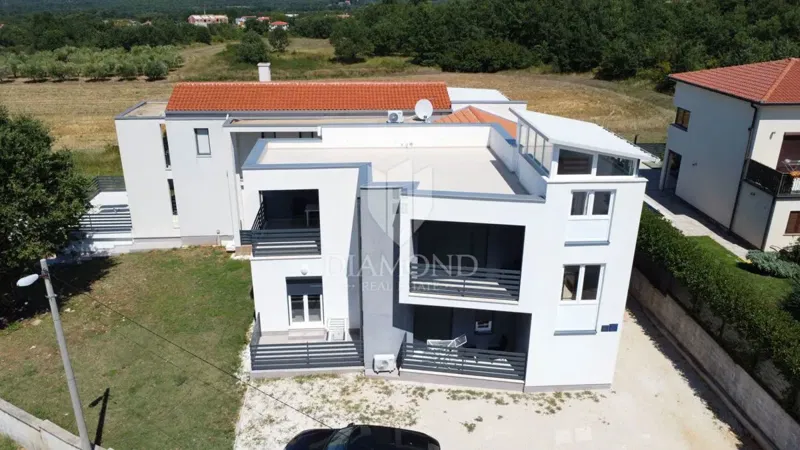 Poreč area, modern villa with 6 apartments – 2