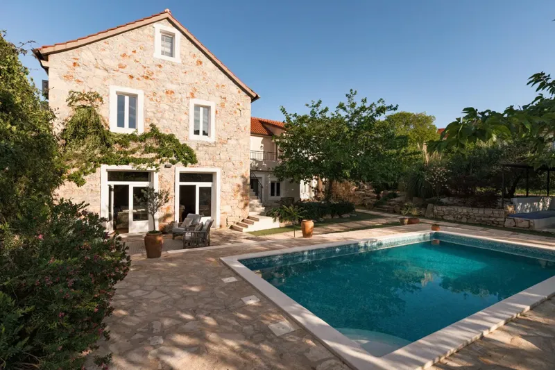 House Hvar, 240m2 – 2
