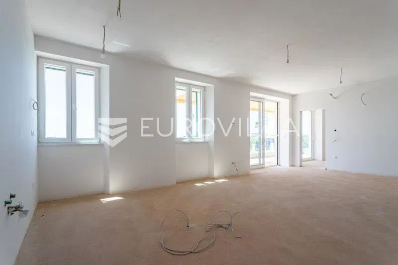 Šibenik, Banj beach, beautiful three bedroom apartment with a view of the sea, 128,30 m² – 3