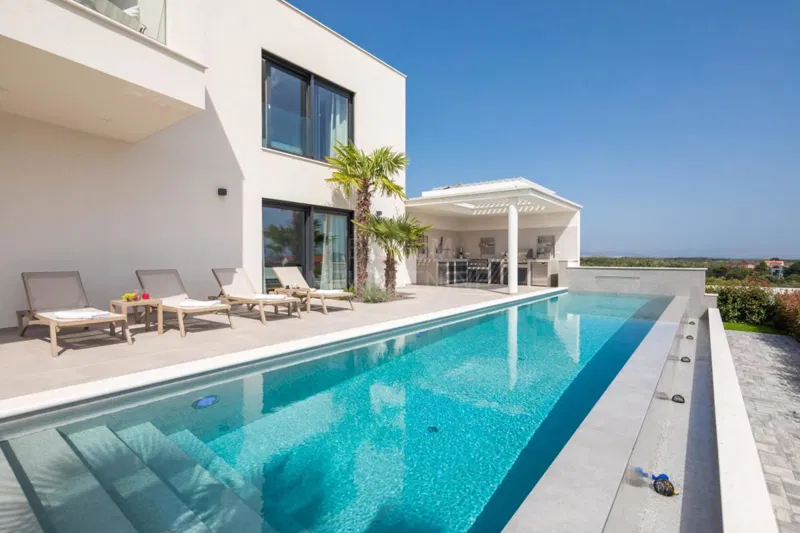 Vodice – Ekskluzivna luksuzna vila s bazenom, panoramskim pogledom na more i vrhunskim sadržajima – 3
