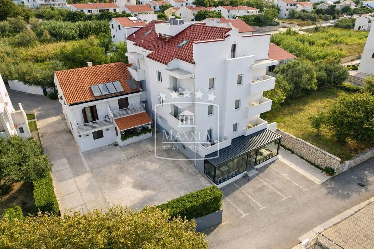 PAG - HOTEL 4 zvijedice vrhunski uređen!+kuća za osoblje!! Prilika! 3500000EUR