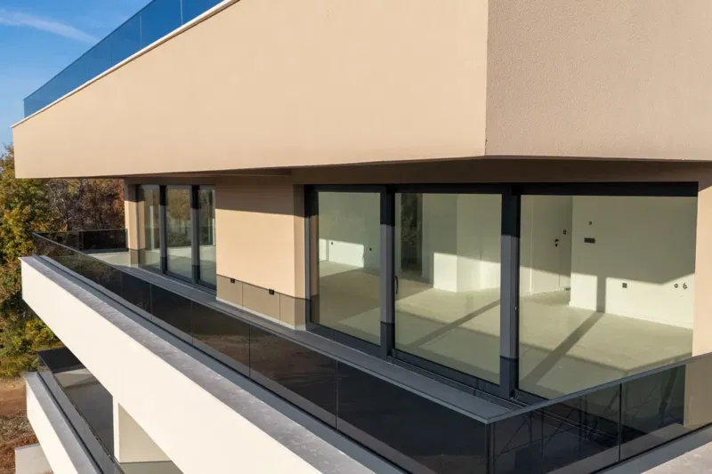 Attico con vista panoramica e terrazza sul tetto – 2