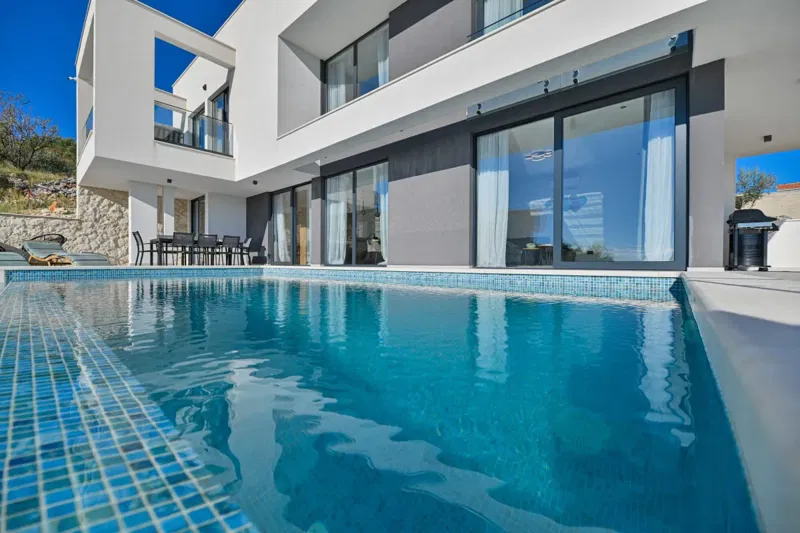 Villa moderna con piscina e vista spettacolare – 2