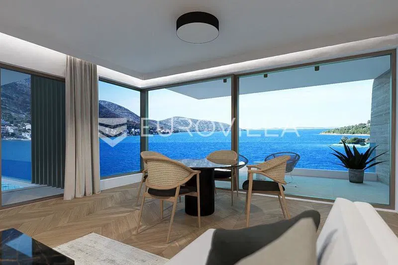 Grebaštica, luxury penthouse with a pool and a sea view, first row to the sea, 110,54 m² – 2