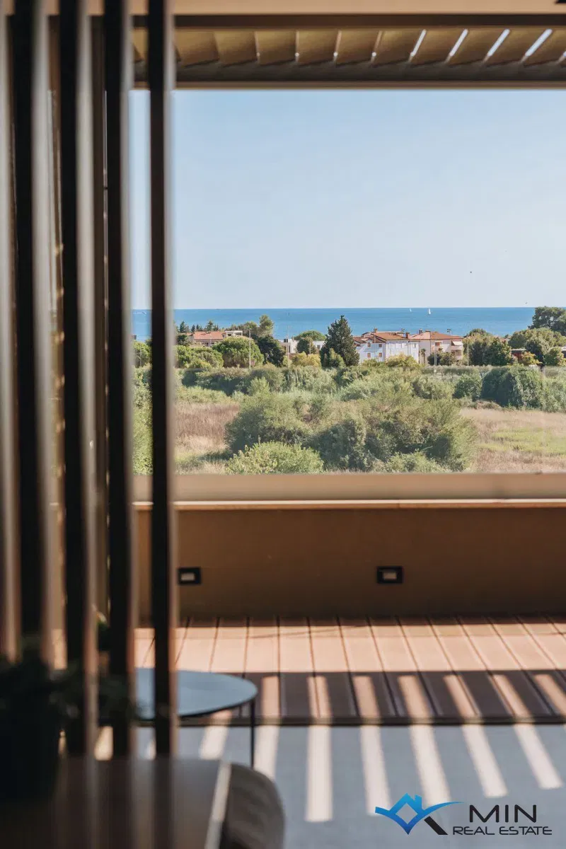 Appartamento lussuosamente arredato con vista mare a Cittanova – 3