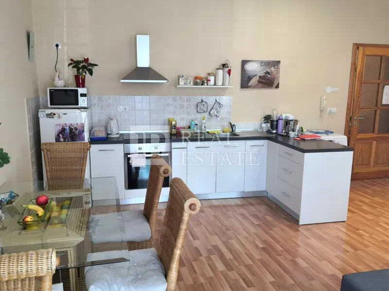 CRIKVENICA - dvosobni stan u strogom centru grada – 2