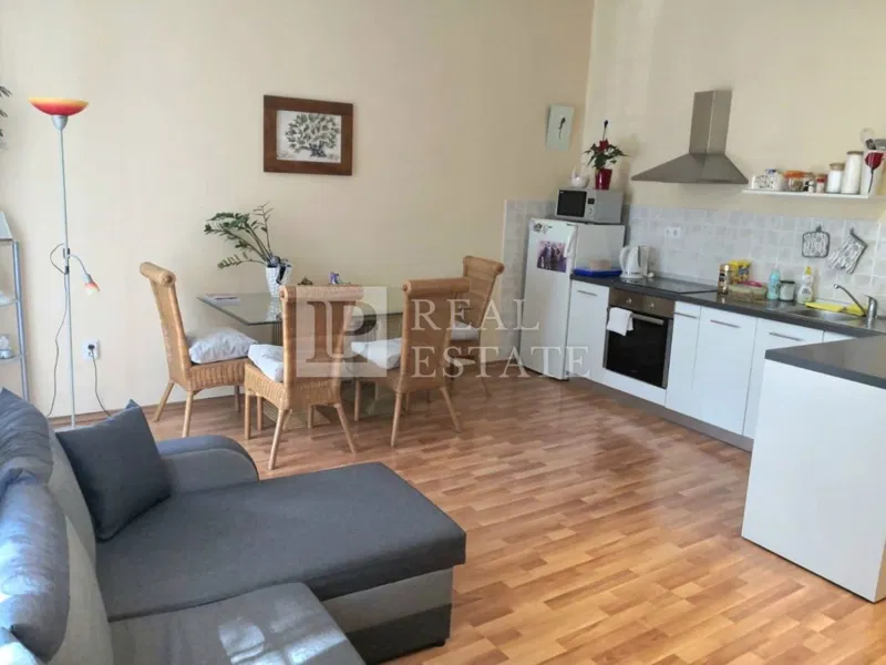CRIKVENICA - dvosobni stan u strogom centru grada – 3