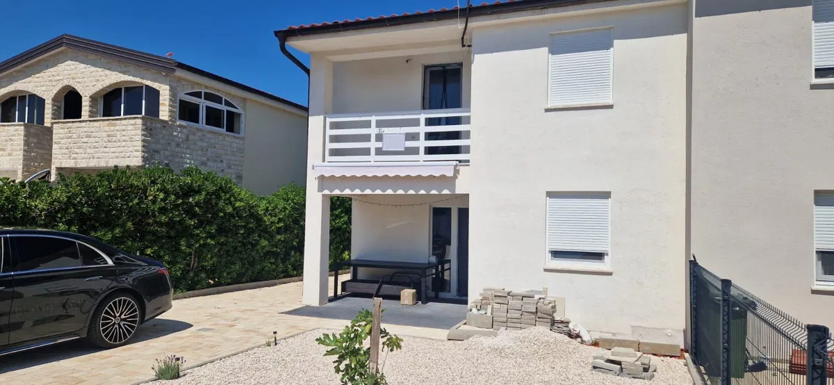 Vir, Maisonette-Wohnung (90 m²), 160 Meter zum Strand, NEUBAU