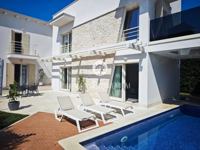 Designer Villa with Pool and Panoramic Sea View – 2
